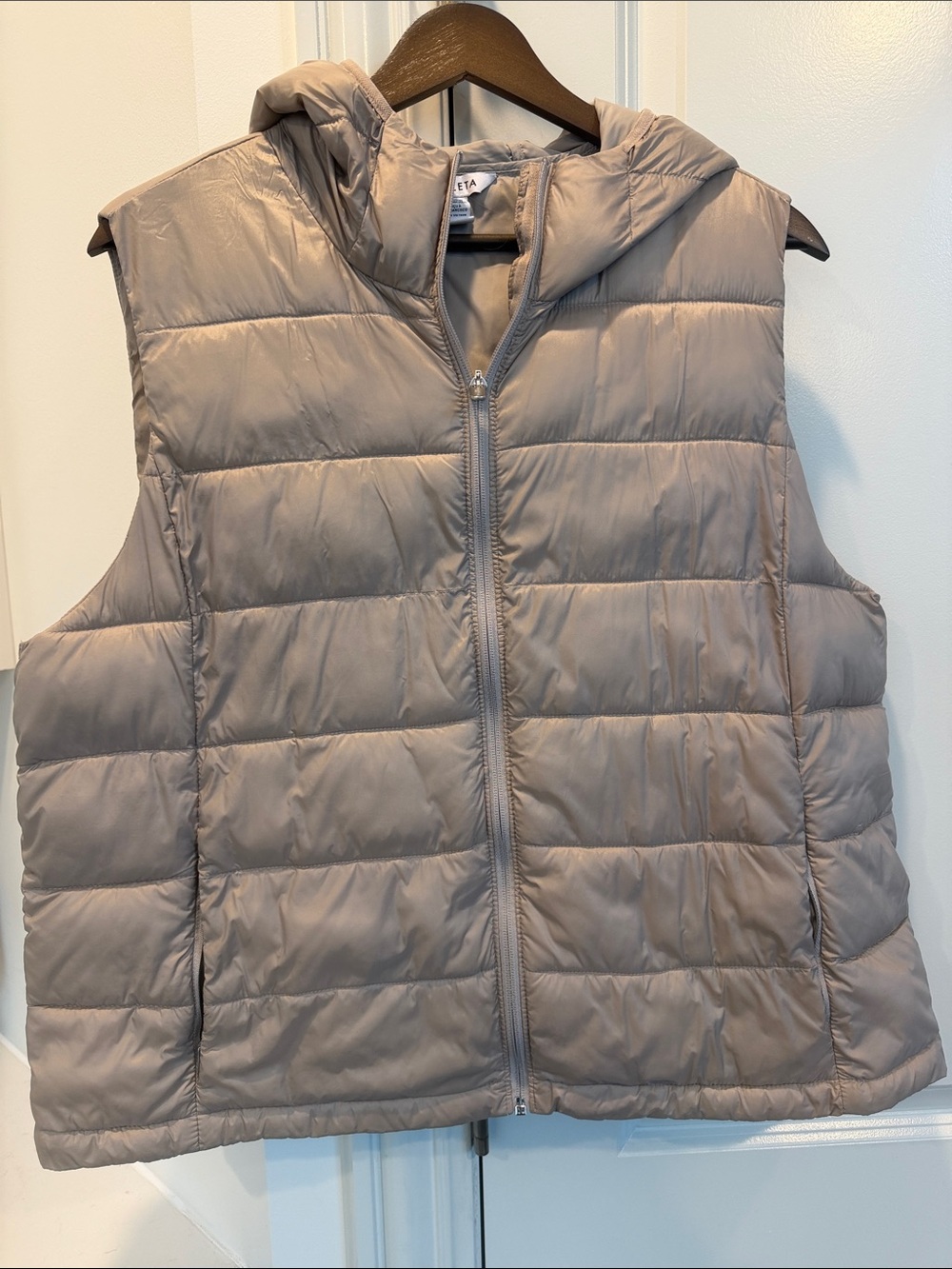 Athleta Hooded Quilted  Aire Puffer Vest - Taupe